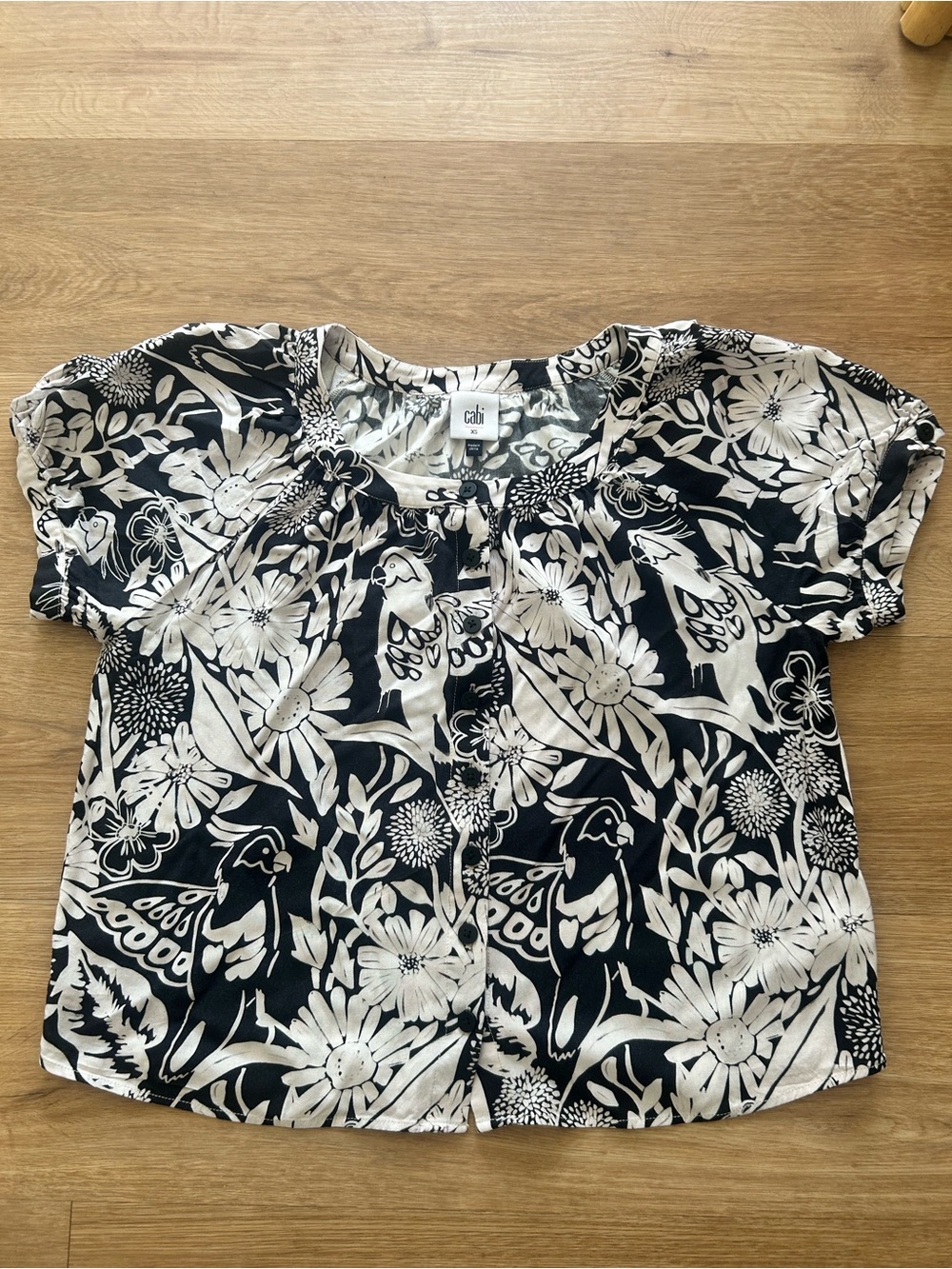 Cabi Women’s Black & White Floral Puff-Sleeve Top